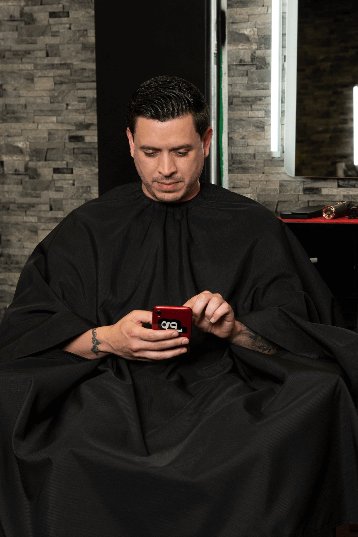 The Barber Hands Free Cape