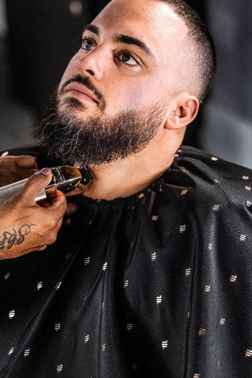 The Shave Factory Premium Barber Cape LV Black/Gold